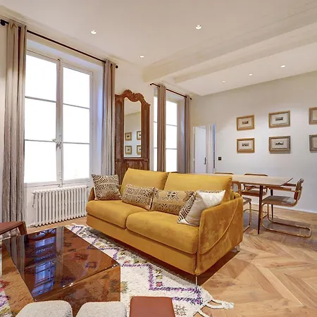 Nochichi Collections - Grand Rex Apartman